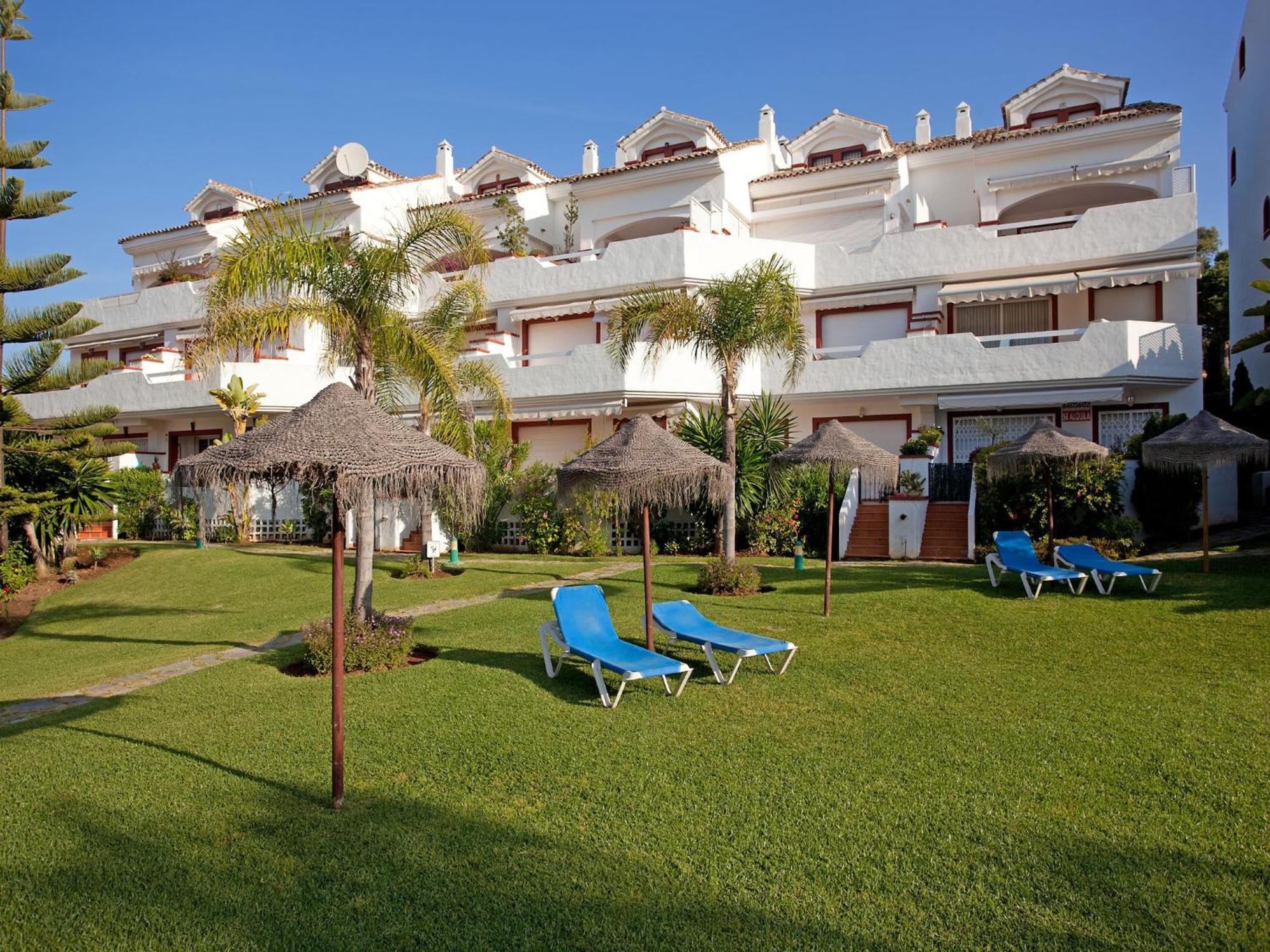Lovely With Shared Pool Apartment