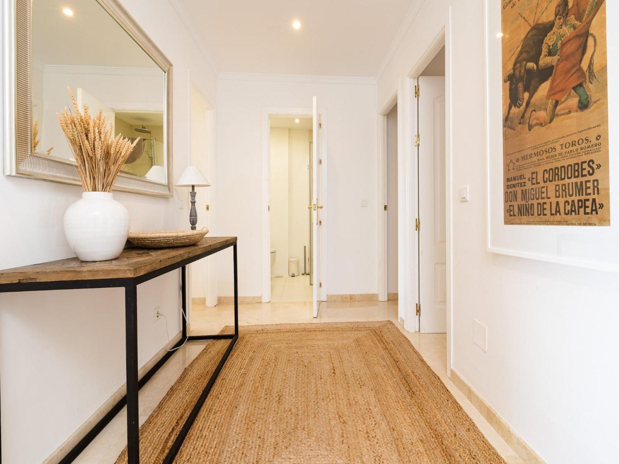 Lovely With Shared Pool Apartment *