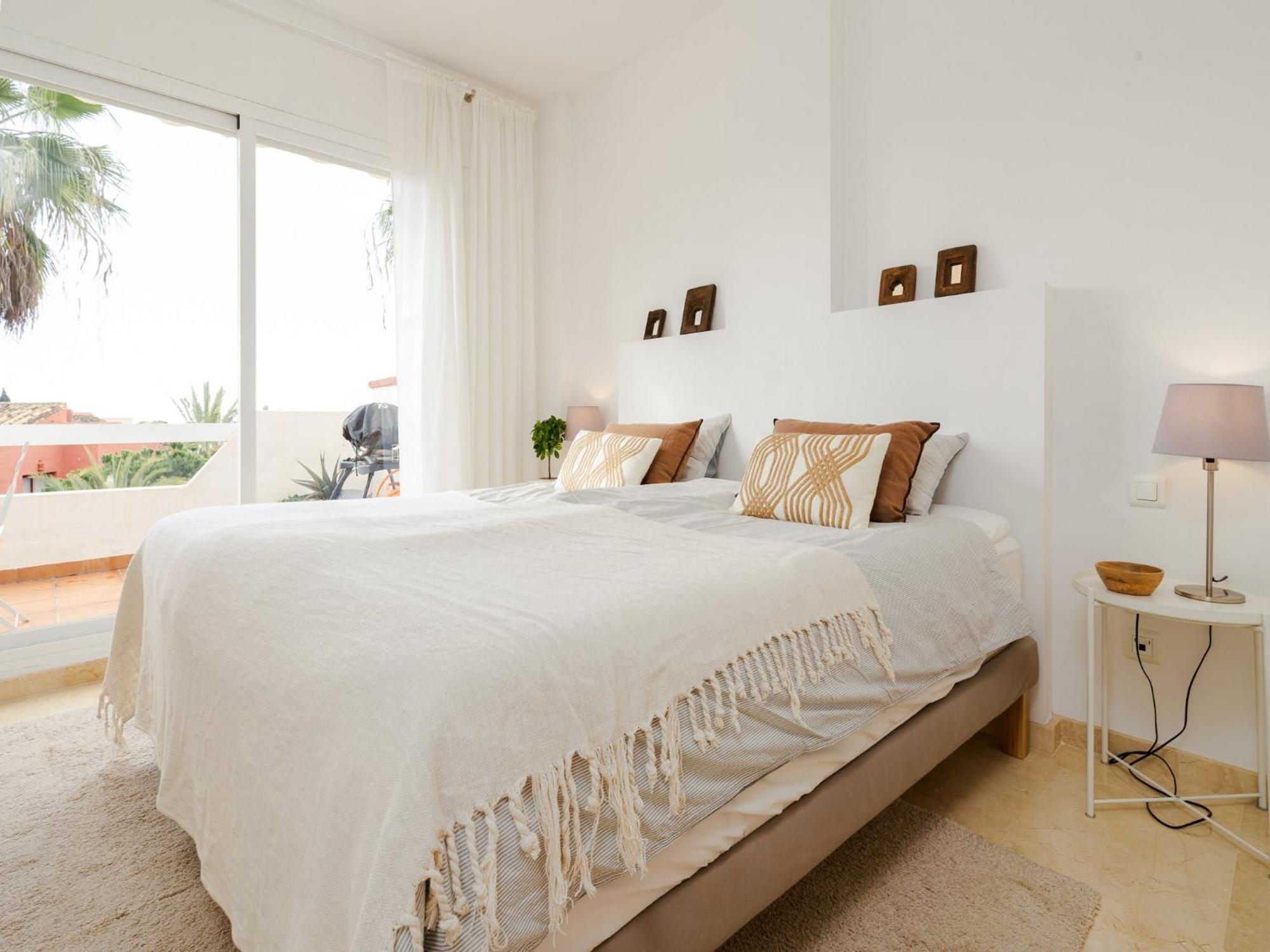 Lovely With Shared Pool Apartment Marbella