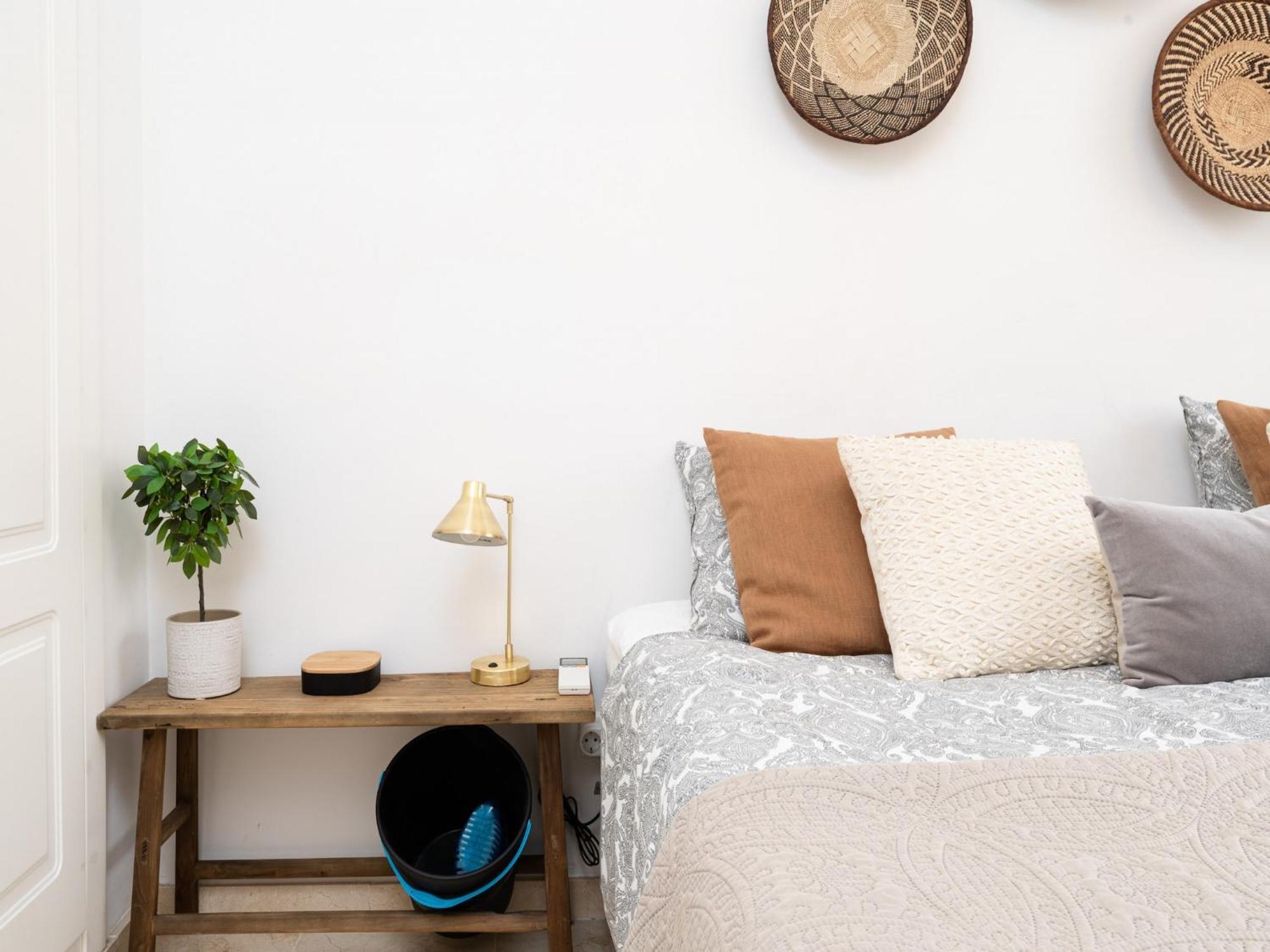 Lovely With Shared Pool Apartment *