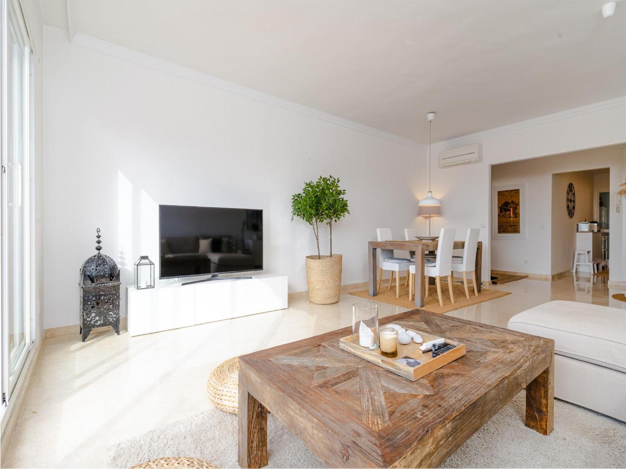 Apartment Lovely With Shared Pool Marbella