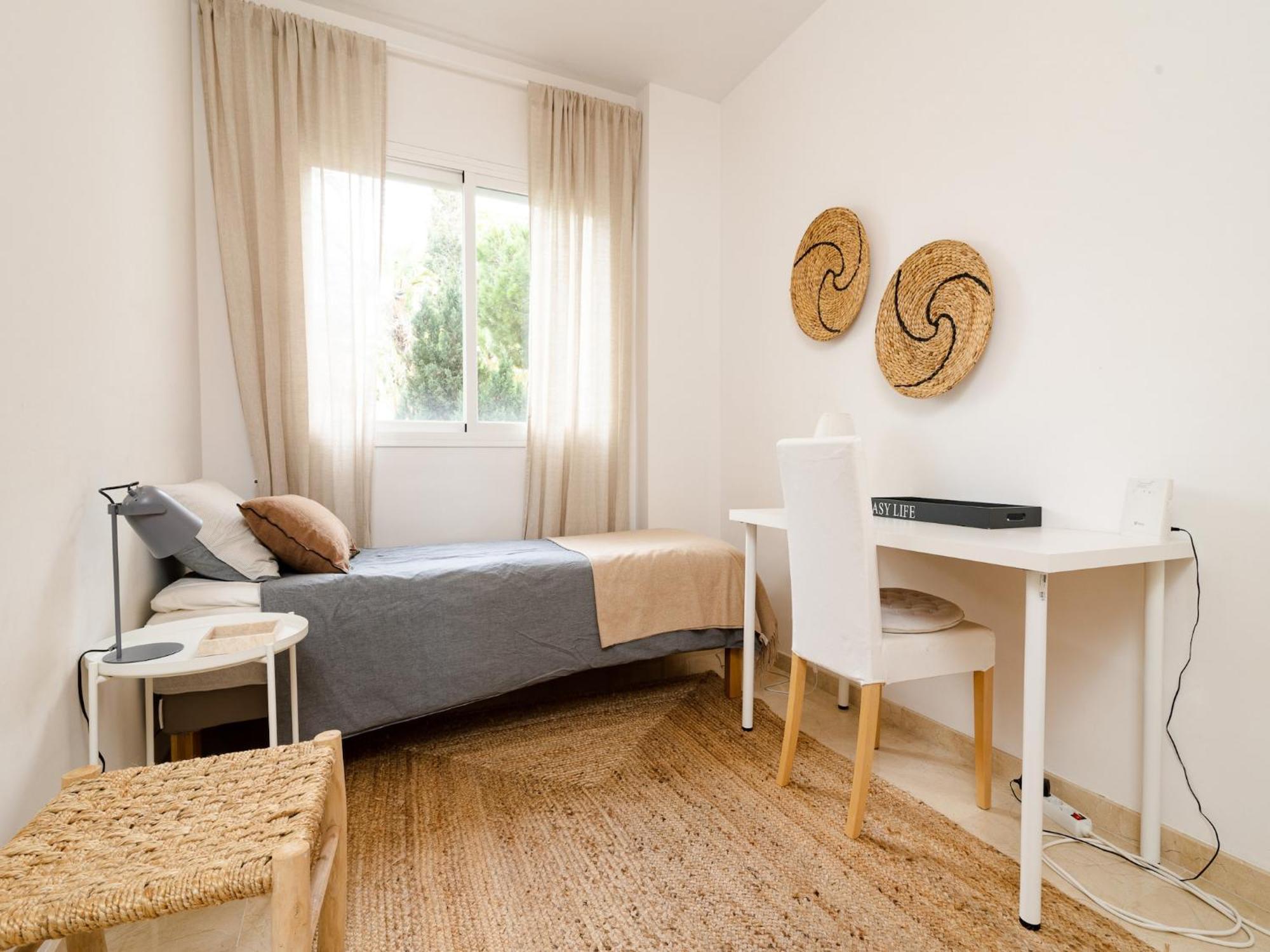 Lovely With Shared Pool Apartment